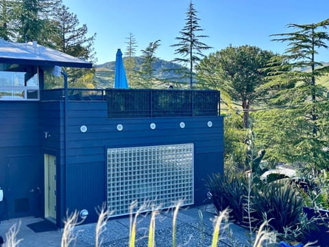 Elegant Retreat with Views Close to SF and Wine Regions Copropriété in San Rafael