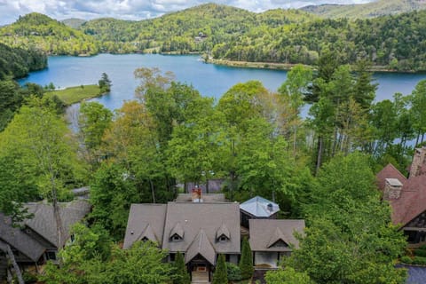 Scenic Cashiers Home with Deck and Lake Glenville View Haus in Lake Glenville