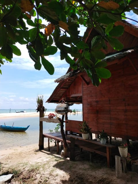 Homestay Pak Ucu Vacation rental in Teluk Sebong