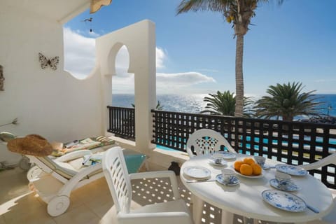 Magnífico alojamiento con vistas al océano Apartment in Costa Teguise