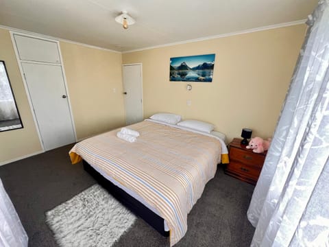 Spacious 3 BR near skyline-5 min walk House in Rotorua