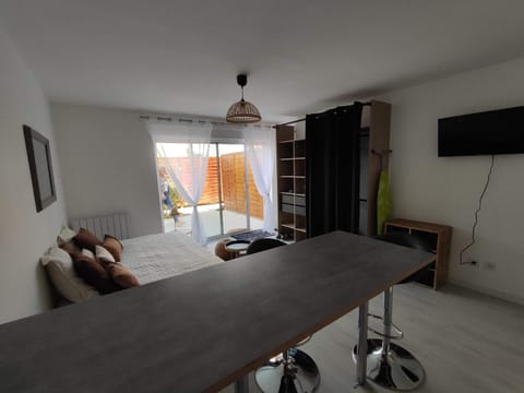 Studio meublé équipé avec terrasse privative Condo in Thionville