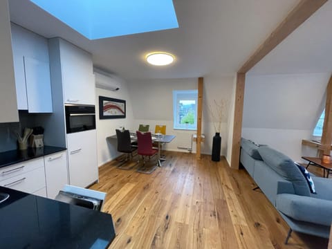 Kitchen or kitchenette, Living room, Dining area, minibar, pet friendly, stove