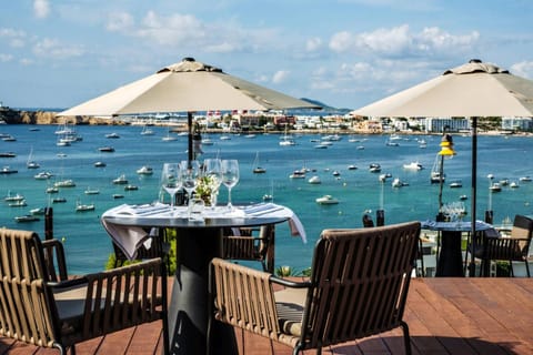 Restaurant/places to eat, Sea view