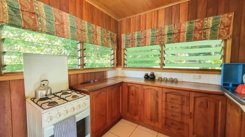 Aore Hibiscus Retreat House in Vanuatu