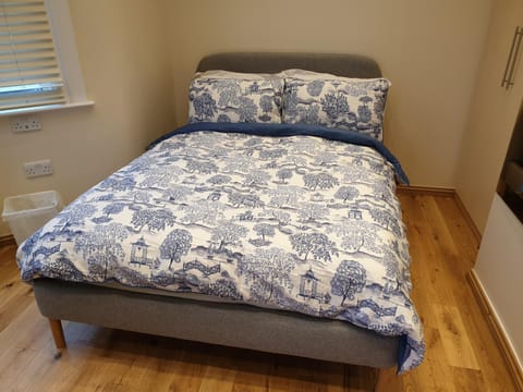 London Luxury Studio Flat 4 min to Ilford Station with FREE parking FREE WiFi Apartment in Ilford