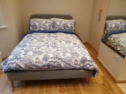 London Luxury Studio Flat 4 min to Ilford Station with FREE parking FREE WiFi Apartment in Ilford