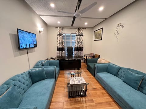 Communal lounge/ TV room, Seating area