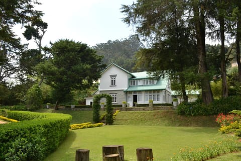 Brockenhurst Bungalow Chalet in Nuwara Eliya