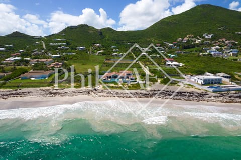 10 bed-rooms luxury BEACH VILLA Villa in Sint Maarten