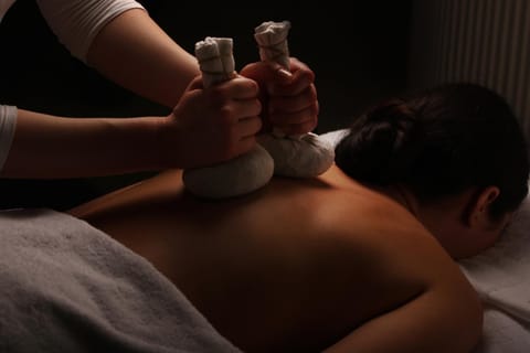 Massage, Massage, Spa and wellness centre/facilities