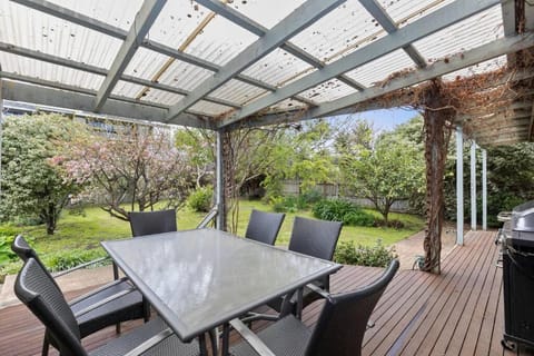 Matching Green on The Parade - perfect location! House in Ocean Grove