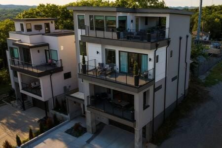 Modern Luxury Hot Tub Mini Golf Elevator Views House in East Nashville