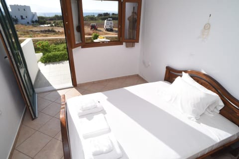 Bed, View (from property/room), Balcony/Terrace, Photo of the whole room, Bedroom, towels