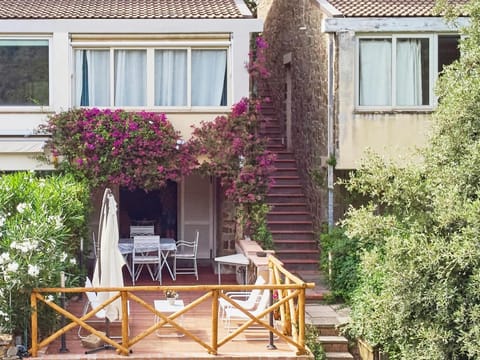 Property building, Balcony/Terrace, Garden view