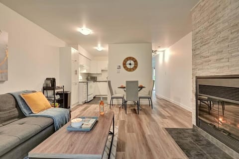 *Nouveauté* Foyer au bois, Plage, Montagne et + Condo in Magog