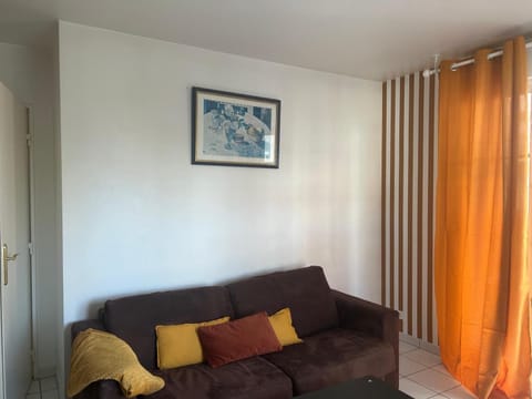 PARIS/DISNEY 50m2 - 10min de Disney - L'Aviateur Apartment in Bussy-Saint-Georges