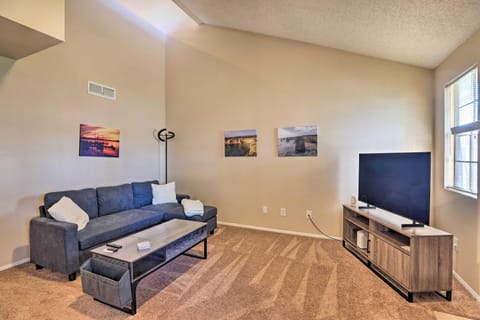 Gilbert Townhome with Easy Access to Phoenix! Maison in Gilbert