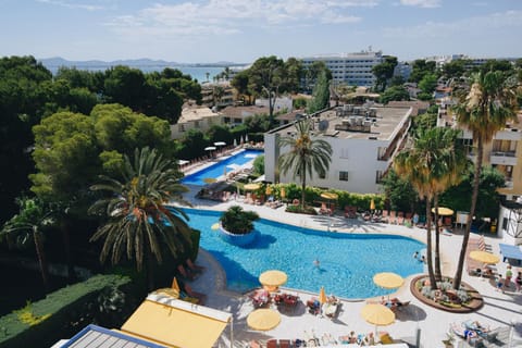 Balcony/Terrace, Pool view, Pool view, Sea view, Sea view, Swimming pool