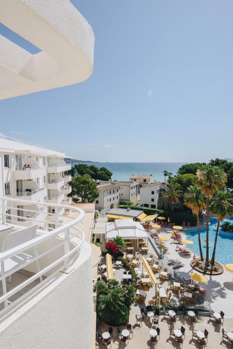 Balcony/Terrace, Pool view, Sea view