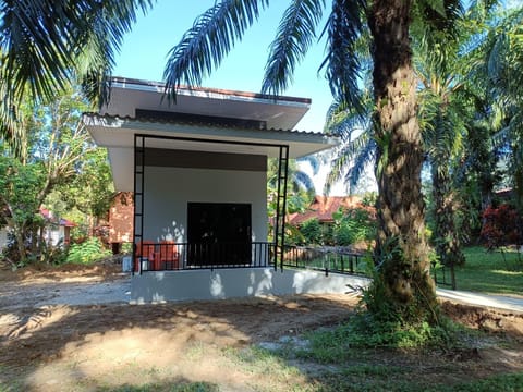 Property building, Day, Garden, Garden view