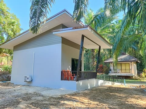 Property building, Day, Garden, Garden view