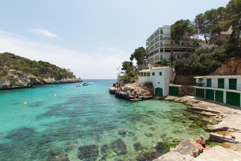 Property building, Natural landscape, Beach, Sea view