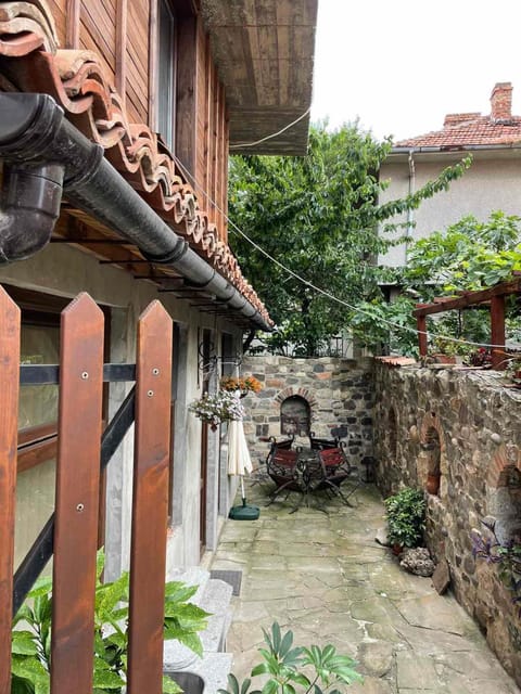 Sozopol Old Town - Guest House Fenix House in Sozopol