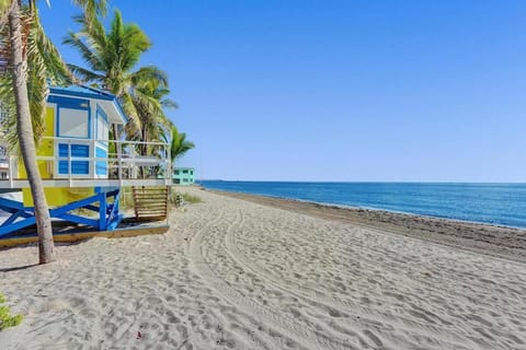 Waves On Desoto 1- Bedroom Rental Unit With Pool Copropriété in Hollywood Beach