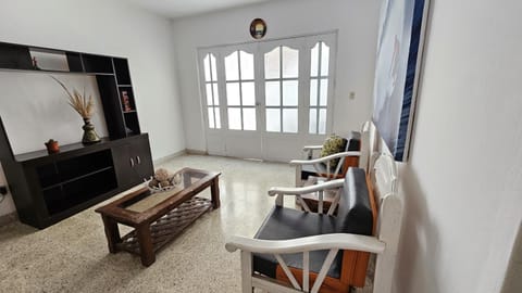 Yellow House Vacation rental in Huanchaco