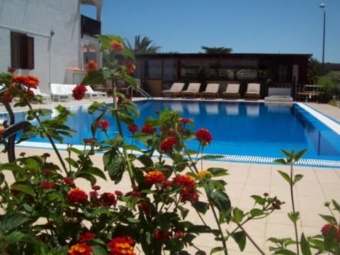 Swimming pool, Swimming pool