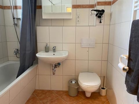 Zwei-Raum Wohnung für max. 4 Personen Apartment in Magdeburg