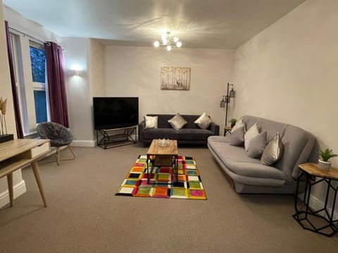 Luxury 5 Star London Apartment - Parking, Garden, nr Greater London Metro Stations Apartment in London Borough of Southwark