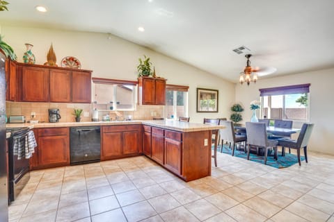 Yuma Family Home with Covered Patio and Grill! House in Yuma