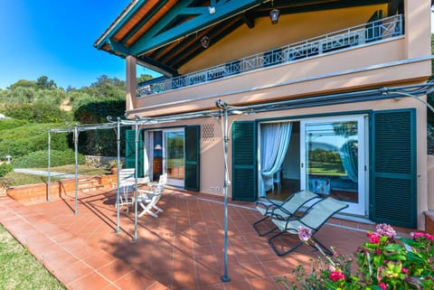 Property building, Living room