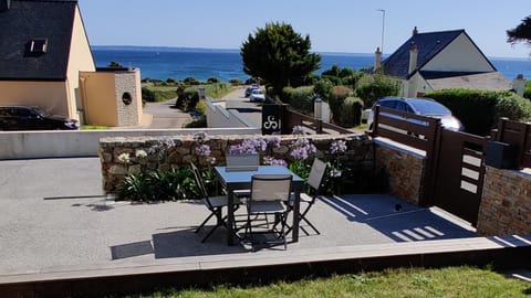 Natural landscape, Balcony/Terrace, Sea view