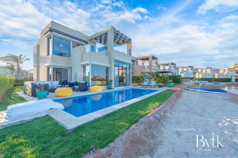 Property building, Pool view, Swimming pool