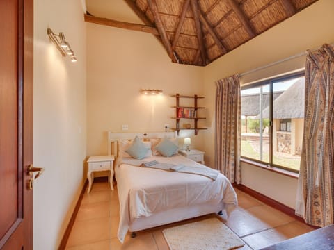 Luxurious 4 Bedroom Villa with Cottage 205 Villa in South Africa