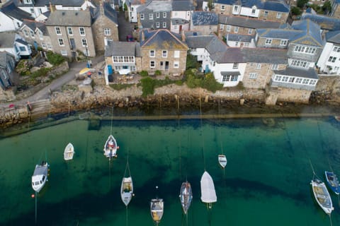 Tides Reach House in Mousehole
