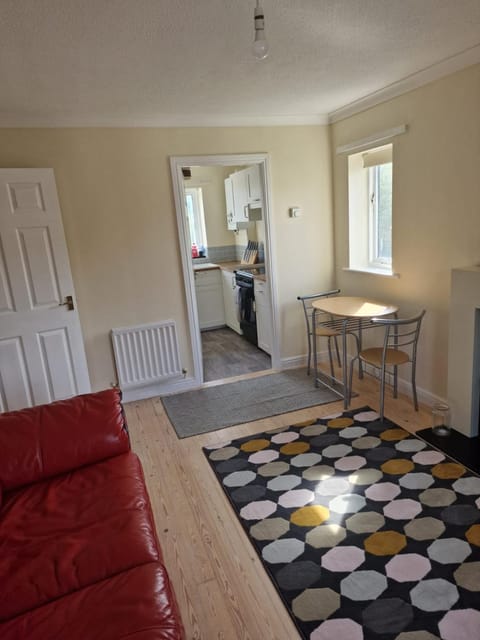 Lovely 2 bed appt with parking only 5 mins from M6 or Carlisle Condo in Carlisle