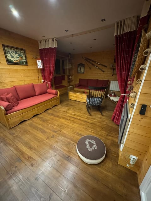PRALOUP BEL APPARTEMENT STYLE CHALET Apartment in Barcelonnette