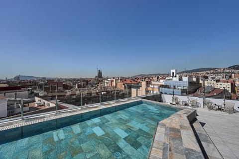 Property building, Day, City view, Pool view, Swimming pool, sunbed