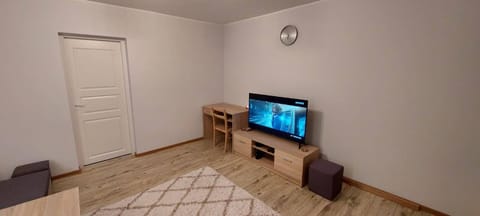 TV and multimedia, Living room, Photo of the whole room, Evening entertainment