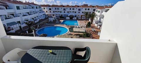 South TENERIFE 2 bedrooms with SUNNY TERRACE and AMAZING VIEWS to TEIDE and POOL Apartment in Costa del Silencio