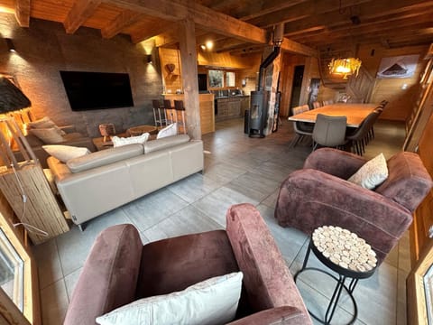 Chalet des Cîmes, chaleureux avec jacuzzi et sauna Chalet in Gérardmer