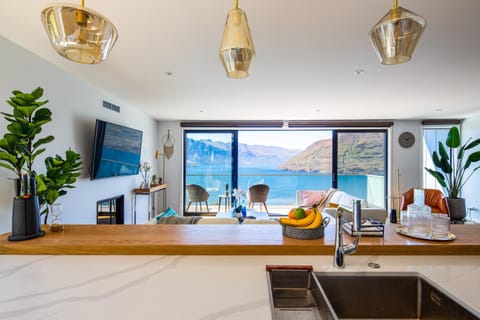 Elite Holiday Homes Queenstown - Twin Heights House in Queenstown