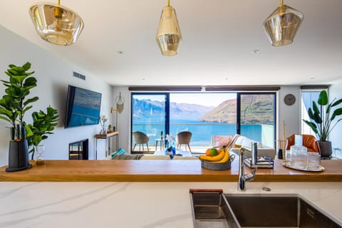 Luxury Away - Twin Heights House in Queenstown