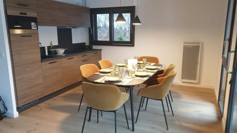 FRGK "Élégant Appartement Auron 8 Personnes Vue Imprenable, Terrasse, et Wifi Gratuit" Apartment in Saint-Étienne-de-Tinée