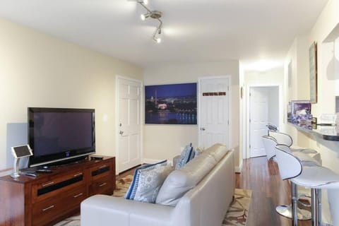 2 bd 1 bth near DC! 7081 Apartment in Arlington