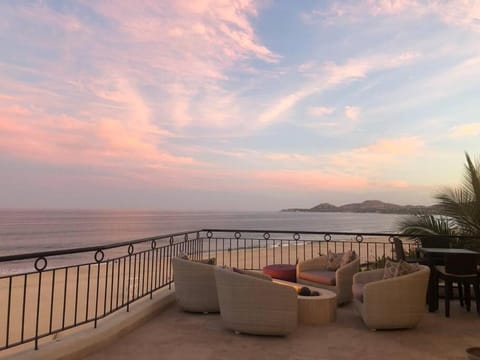 Tortuga-World Class Ocean Front Villa5 500ft House in San Jose del Cabo